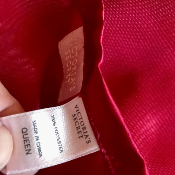 Victoria’s Secret QUEEN Size Sheets & Dust Ruffle - Picture 7 of 12